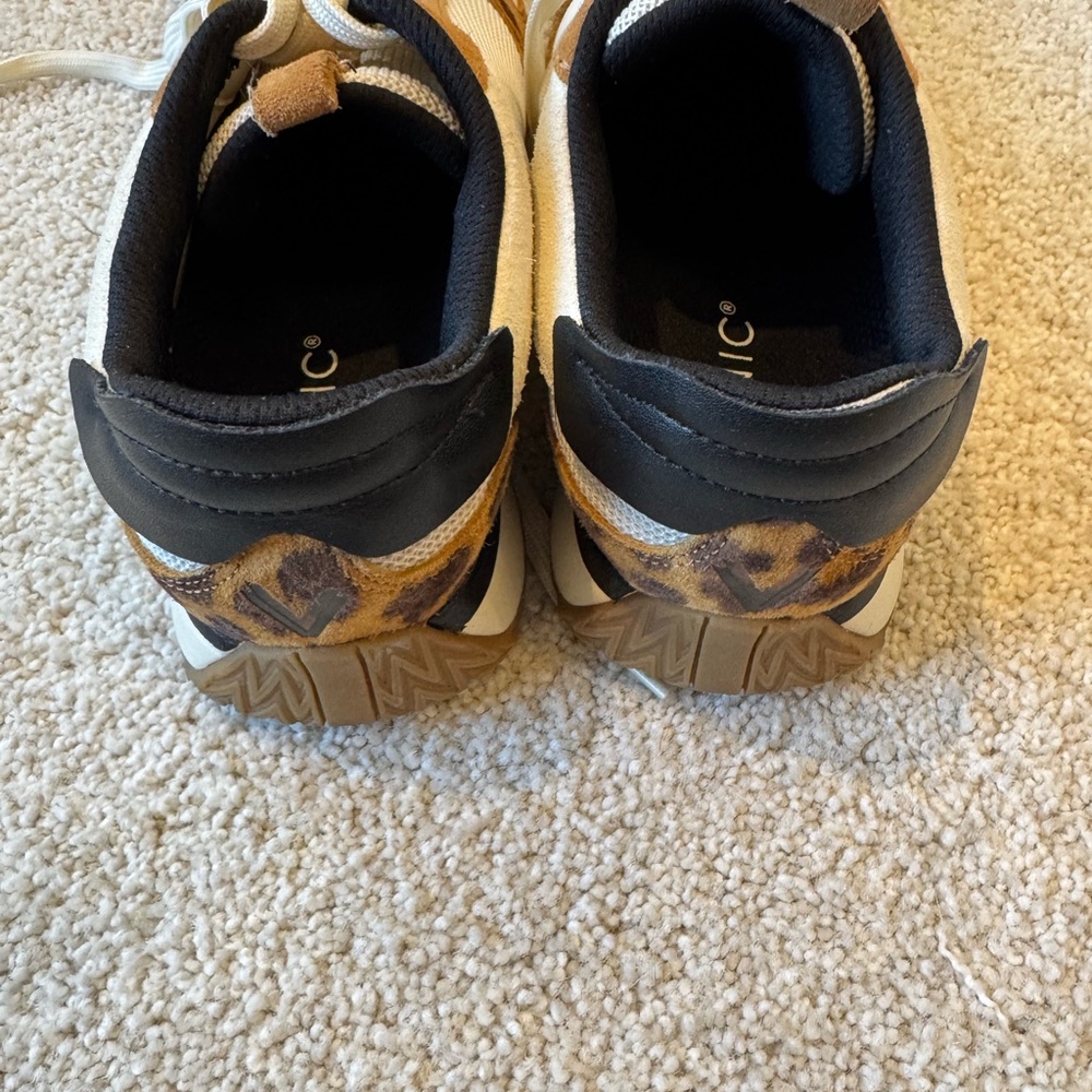 Vionic Women’s Ivory Leopard Sneakers - Picture 5 of 8